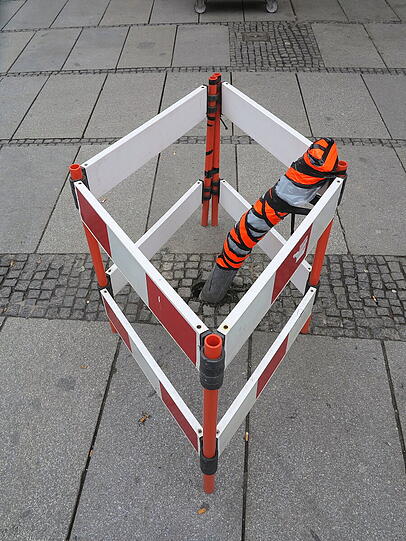 Wie dieser Lichtmast wohl kaputt gegangen ist?