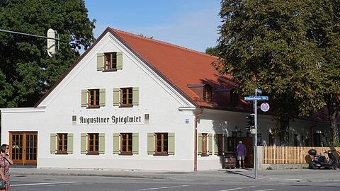 Eines der letzten echten Traditionshäuser: der Spieglwirt in Moosach an der Feldmochinger Straße.