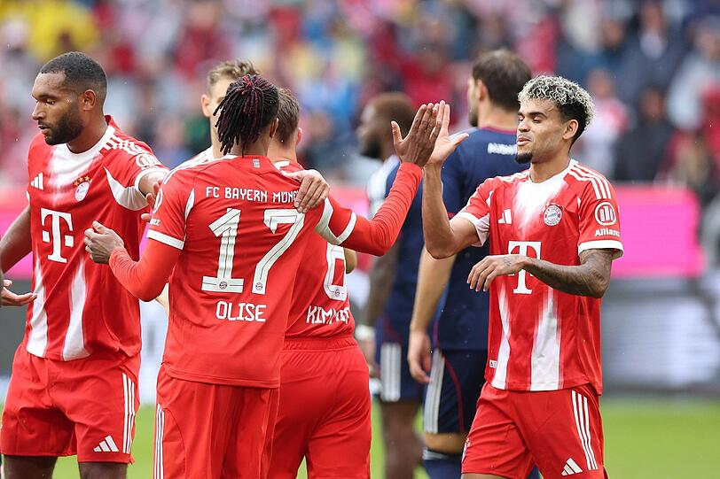 Die Neuzugänge Jonathan Tah (re.) und Luis Díaz verstärken das Team.