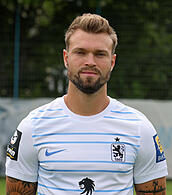 Yannick Deichmann: Offensives Mittelfeld - Trikotnummer 20 Yannick Deichmann: Offensives Mittelfeld - Trikotnummer 20