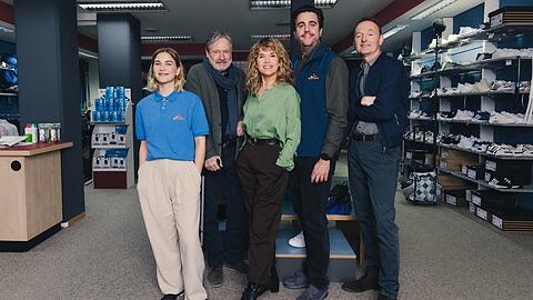 "Never Ever" (v.l.): Lea Freund, Michael Wittenborn, Anke Engelke, Bastian Pastewka und Peter Jordan.