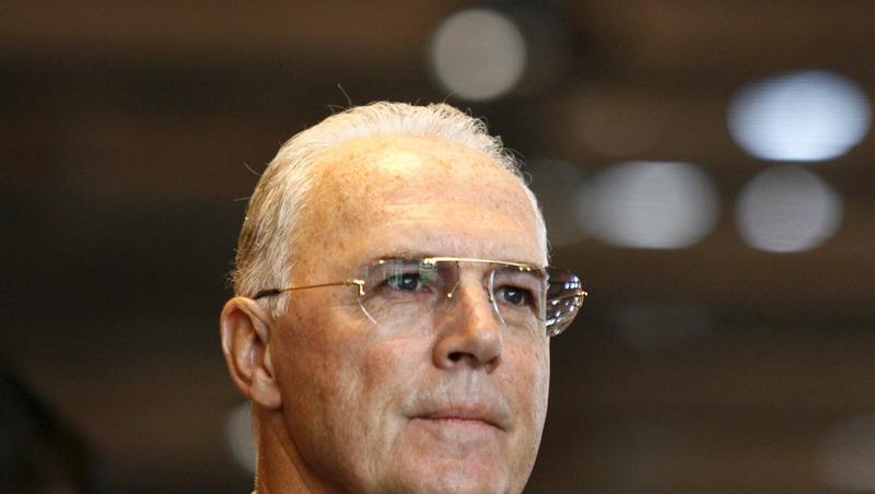 Franz Beckenbauer zweifelt nicht an der Austragung der WM 2010 in Südafrika. Franz Beckenbauer zweifelt nicht an der Austragung der WM 2010 in Südafrika.