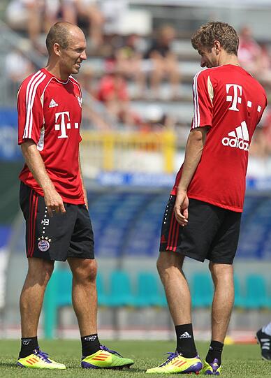 Neue Bilder vom Trainingslager der Bayern am Gardasee.