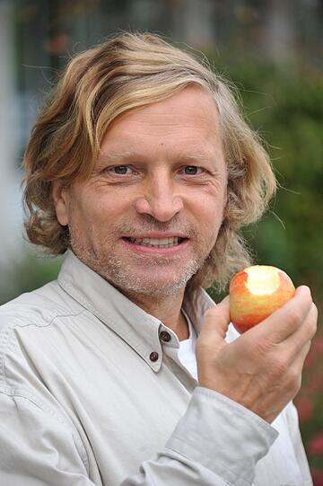 Kraftvoll zubeissen: Udo Biesewski nach der OP.