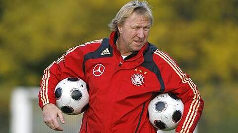 Horst Hrubesch (58) coacht derzeit den deutschen Nachwuchs.