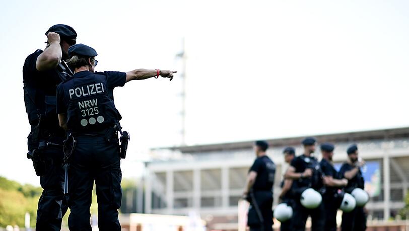 Die Sicherheit rund um Stadien und in den Arenen ist immer wieder Thema.