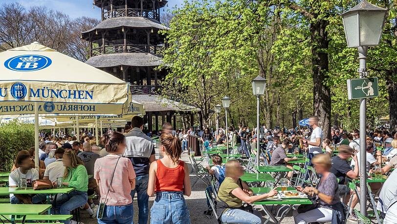 Bekannt und beliebt: Der Biergarten am Chinesischen Turm.