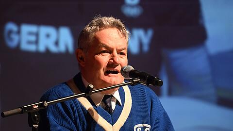 Michael Maurer, Pr&auml;sident des Skiclubs Partenkirchen, w&uuml;rdigt Laura Dahlmeier.