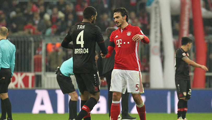 Jonathan Tah und Mats Hummels: Der Bayer-Spieler erbte die Rückennummer in der Nationalmannschaft vom Bayern-Spieler. Jonathan Tah und Mats Hummels: Der Bayer-Spieler erbte die Rückennummer in der Nationalmannschaft vom Bayern-Spieler.