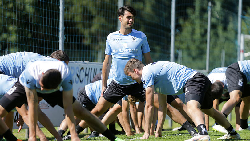 Aaaron Berzel (Mitte) musste das Training am Donnerstag abbrechen. Aaaron Berzel (Mitte) musste das Training am Donnerstag abbrechen.