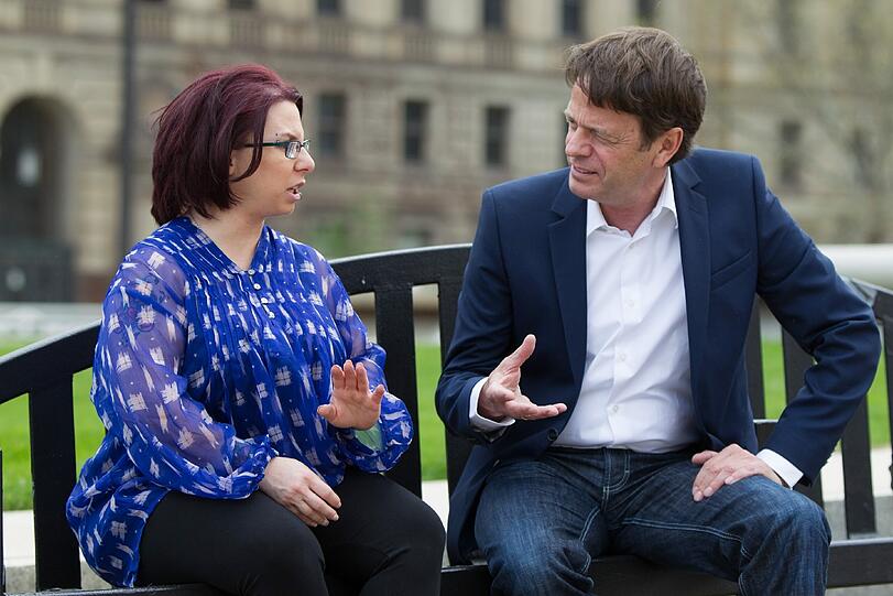 Michelle Knight, hier im Gespräch mit Rudi Cerne, erlebte die &bdquo;Hölle von Cleveland&ldquo;. Sie war elf Jahre in der Gewalt eines Psychopathen.