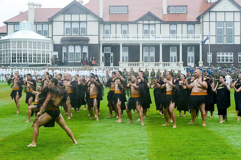 Für die königlichen Gäste gab es eine Maori-Choreografie, der Ureinwohner Neuseelands.
