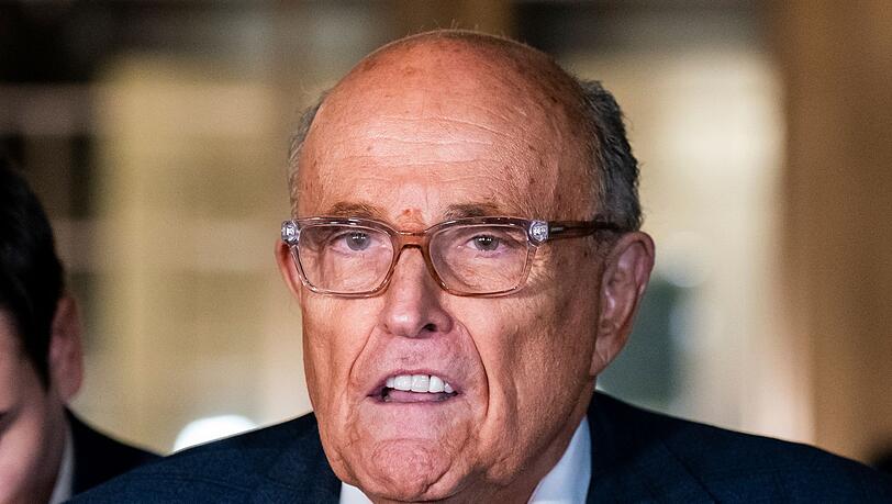 New Yorks Ex-B&uuml;rgermeister Rudy Giuliani liegt einem Sprecher zufolge in kritischem Zustand im Krankenhaus. (Archivbild)