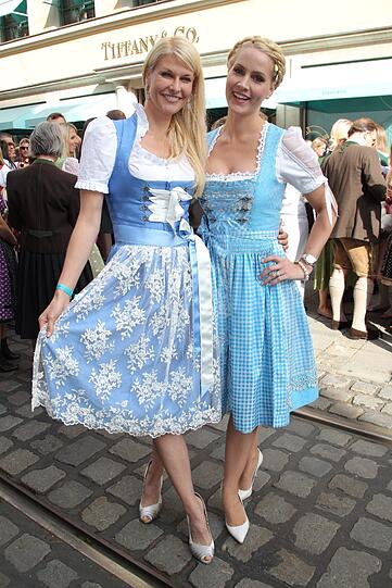 Natascha Gruen, Dresscoded und Judith Rakers
