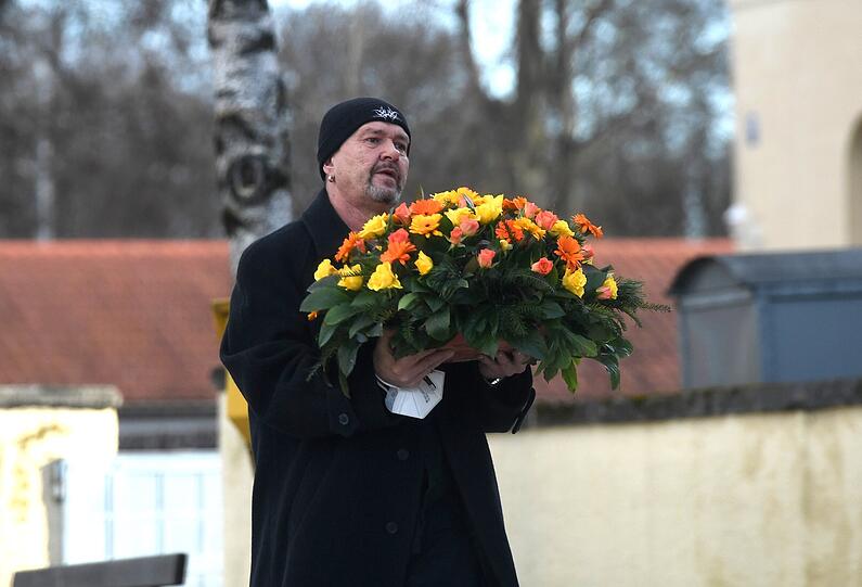 Weitere Fotos von der Beisetzung von Wolfgang Nöth auf dem Münchner Nordfriedhof.