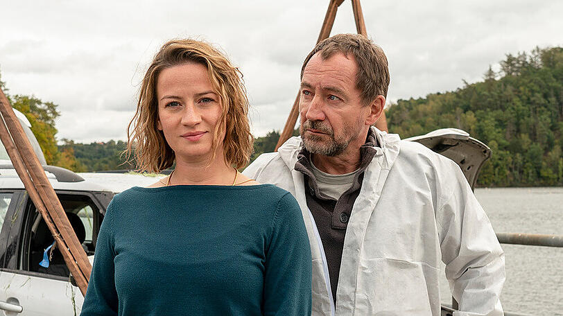 Neuer Samstagskrimi "Theresa Wolff": Theresa Wolff (Nina Gummich) und Robert Brückner (Thorsten Merten) ermitteln in Thüringen
