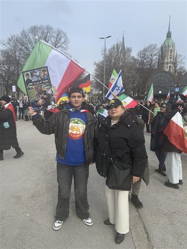 Vahdan Najian (rechts), aus Düsseldorf Vahdan Najian (rechts), aus Düsseldorf