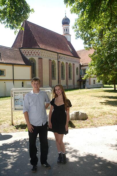 Die Kirche des Schlosses Blutenburg in Obermenzing ist eine Station bei der MVV-Stadtrallye. Die Kirche des Schlosses Blutenburg in Obermenzing ist eine Station bei der MVV-Stadtrallye.