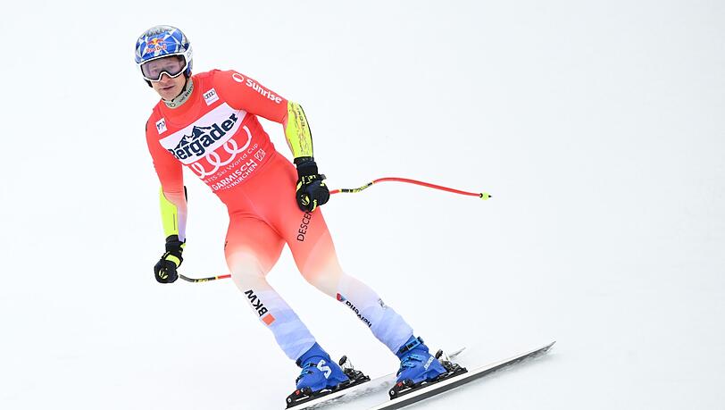 Marco Odermatt aus der Schweiz jubelt im Ziel.