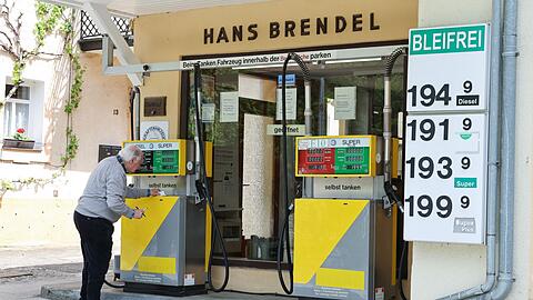 Bei Herbert Brendels Tankstelle wird der Spritpreis nur alle zwei Wochen angepasst.