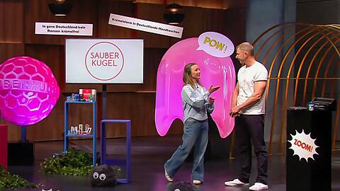 Bernd Schmekel und seine Frau Susanne haben die "Sauberkugel" erfunden.