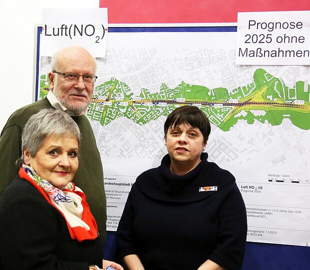 Diskussion über die Landshuter Allee in der SWM-Kantine (v. l.): Henriette Thoma, Michael Lotterschmid und Susanne Mayer von der Bürgerinitiative BI pro Landshuter-Allee-Tunnel.