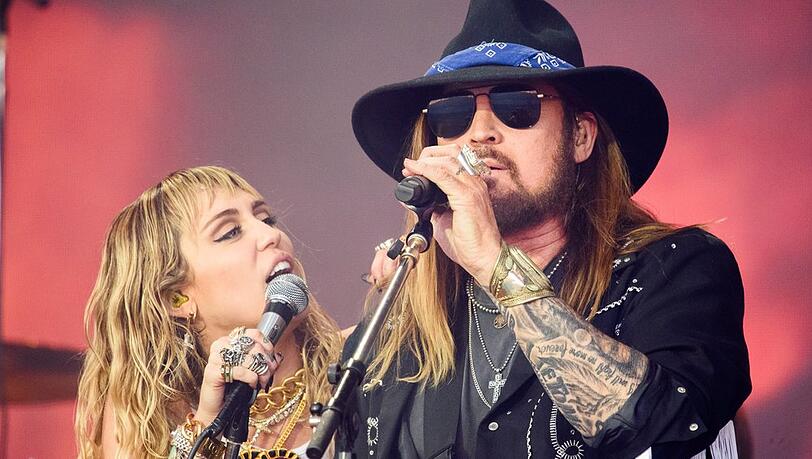 Miley Cyrus und ihr Vater Billy Ray bei einem gemeinsamen Auftritt.