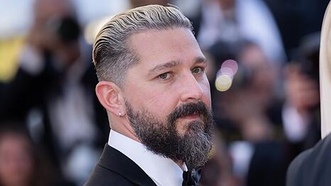 Shia LaBeouf soll homophobe Beleidigung herumgeschrien haben.