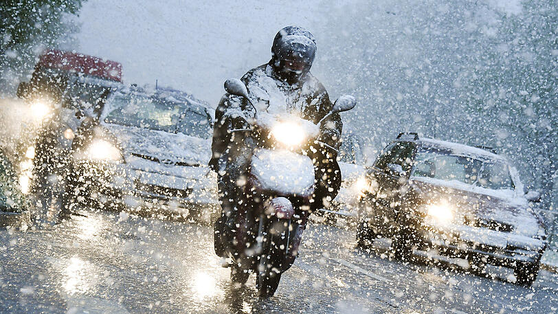 Die winterlichen Straßenverhältnisse sorgten für zahlreiche Unfälle im Umland.