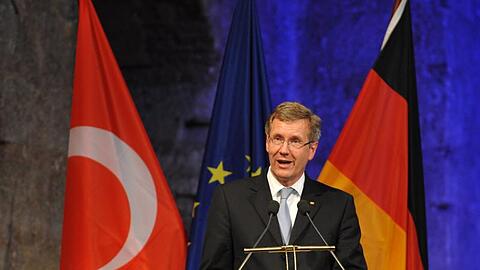 Überraschend mutig ist Bundespräsident Christian Wulff bei seinem Staatsbesuch in der Türkei aufgetreten.