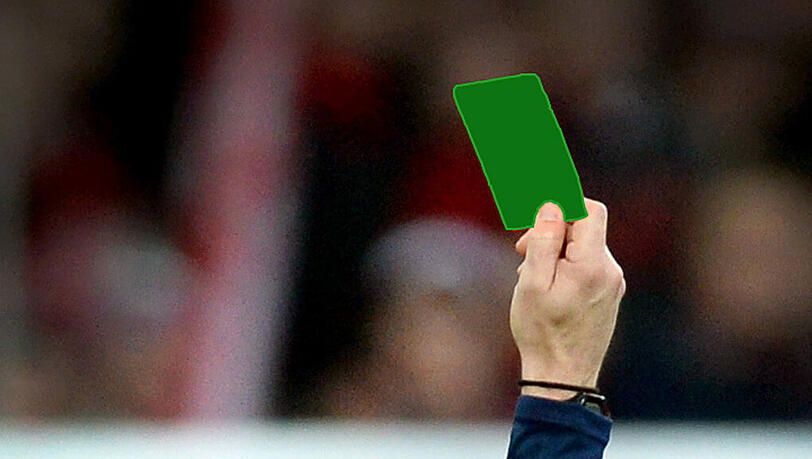 Ein ungewohntes Bild: Die italienische zweite Liga will die grüne Fairness-Karte einführen. Ein ungewohntes Bild: Die italienische zweite Liga will die grüne Fairness-Karte einführen.