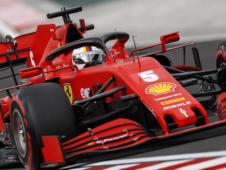 Sebastian Vettel kam in seinem Ferrari auf Platz fünf - 1,3 Sekunden hinter Hamilton.