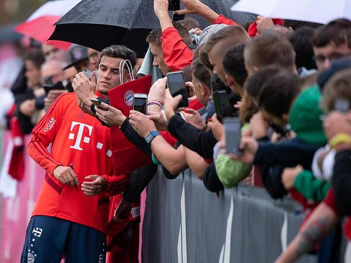 Nimmt bei seinem ersten Bayern-Einsatz zuerst auf der Bank Platz: Philippe Coutinho.