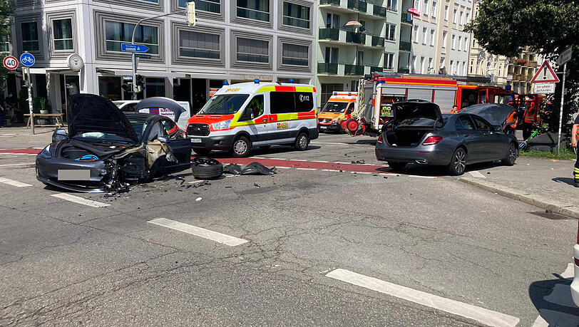 Der zerstörte Tesla. Der zerstörte Tesla.