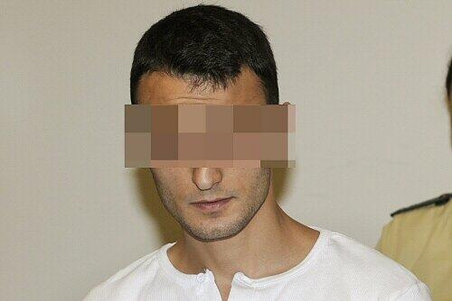 Er hat sich seine Zukunft verbaut: am Dienstag wird Serkan (21) verurteilt. Der Staatsanwalt forderte 12 Jahre Haft wegen versuchten Mordes.
