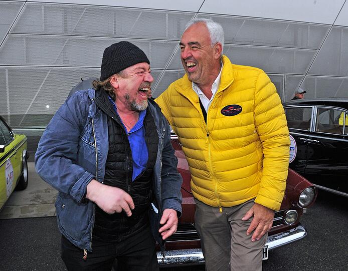 Schauspieler Armin Rohde und Hans-Reiner Schröder (BWM Direktor Berlin) und