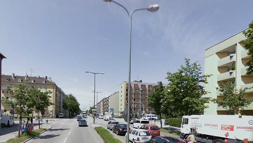 Viel los ist am Frankfurter Ring eigentlich immer - Schallschutzfenster könnten den Lärm etwas reduzieren. Viel los ist am Frankfurter Ring eigentlich immer - Schallschutzfenster könnten den Lärm etwas reduzieren.