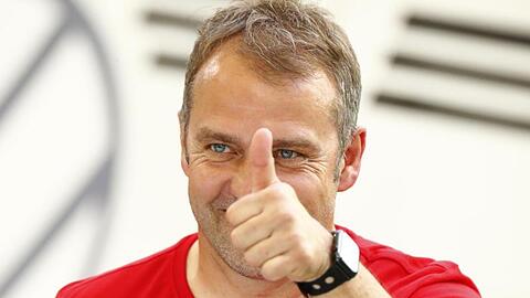 Hat mit seinen Spielern wieder das Training aufgenommen: Bayern-Coach Hansi Flick.