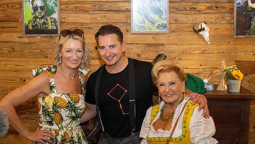 Monika Gruber (li.) und Andreas Gabalier sind gut befreundet – auf und neben der Bühne. Monika Gruber (li.) und Andreas Gabalier sind gut befreundet – auf und neben der Bühne.