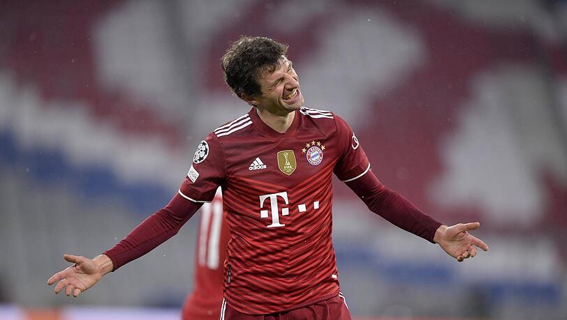 Gerade wenn's im Stadion leer ist, läuft Radio Müller zur Höchstform auf: Der bayerische Raumdeuter ist für den Rekordmeister auch als kickender Co-Trainer aktuell unverzichtbar