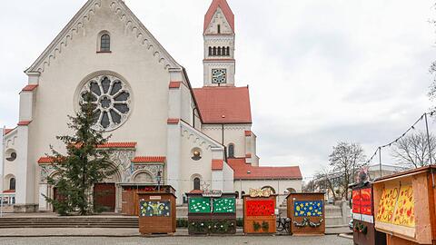 Einbrecher machten sich an den Buden des Pasinger Christkindlmarkts zu schaffen.