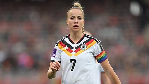 DFB-Kapitänin Giulia Gwinn ist wieder Single. DFB-Kapitänin Giulia Gwinn ist wieder Single.