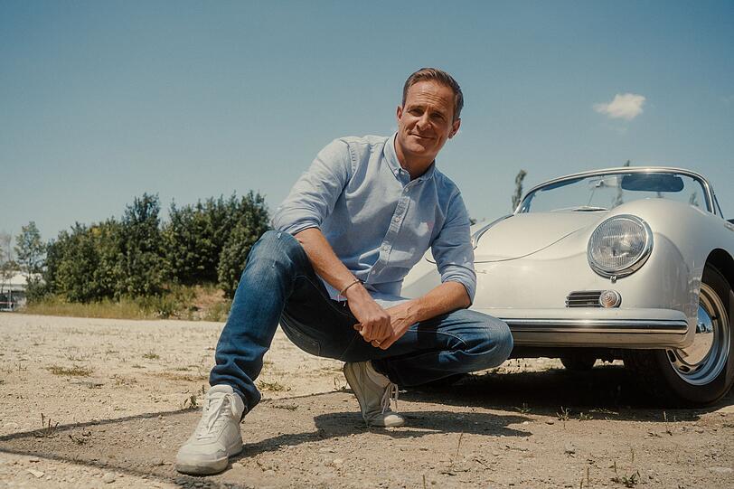 Matthias Malmedie wei&szlig;, worauf Autofahrerinnen und Autofahrer beim Winter-Check achten sollten.
