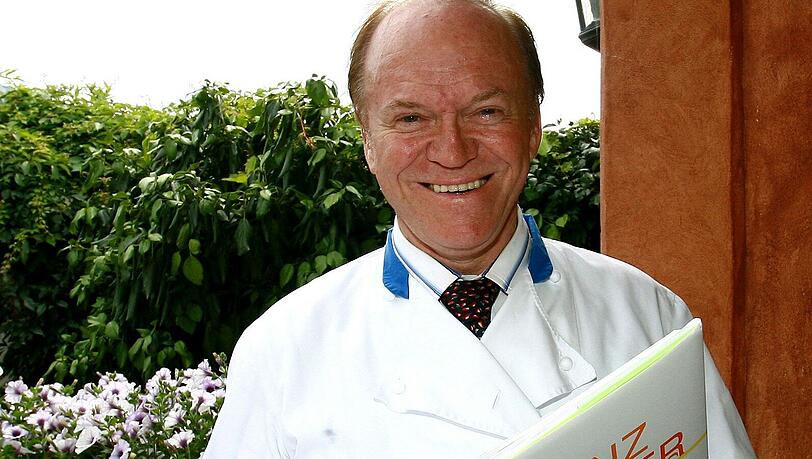 Er ist einer der besten Köche des Landes, weit über die Grenzen hinaus bekannt und ob seiner Kunst verehrt: Heinz Winkler, Chef der &bdquo;Residenz Heinz Winkler&ldquo; in Aschau im Chiemgau. Die Auszeichnungen des Zwei-Sterne-
Kochs lassen sich nicht mehr zählen. Eine Ehre, ihn in der Jury zu haben!