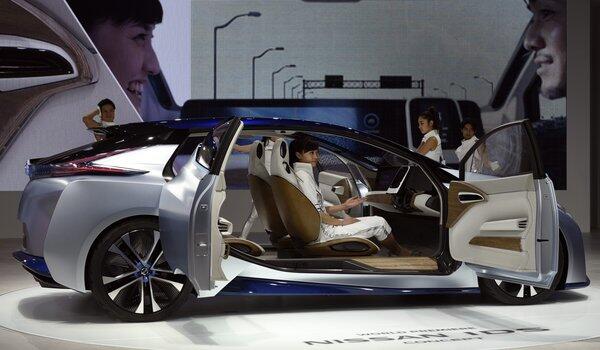 Ein Blick ins bequeme Innere des Nissan IDS.