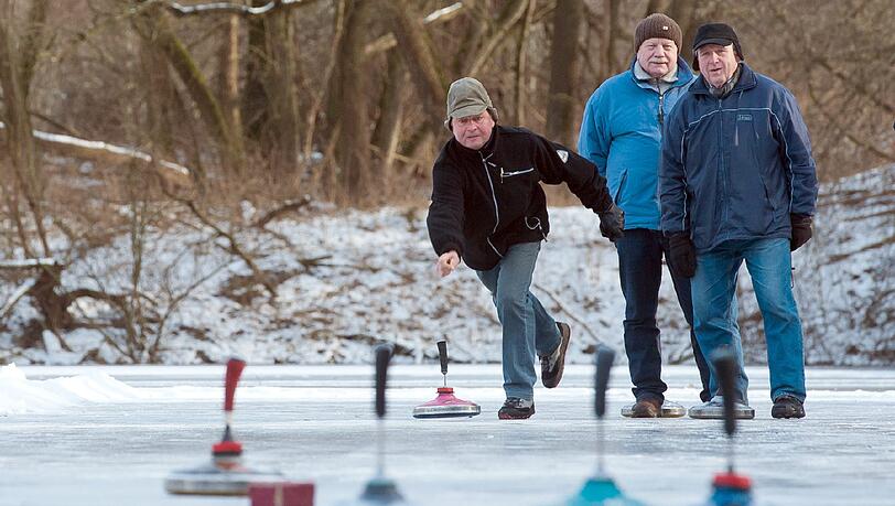 Die frostigen Temperaturen haben auch ihr Gutes: die Eisstockschützen freuen sich. Die frostigen Temperaturen haben auch ihr Gutes: die Eisstockschützen freuen sich.