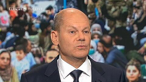 Olaf Scholz (SPD): "Ich bin dafür, dass wir unser Steuersystem etwas besser austarieren, indem Leute, die in meiner Einkommenskategorie oder da drüber liegen, etwas mehr zahlen (...).".