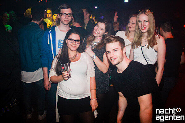 Klicken Sie sich durch die Partybilder aus den Münchner Clubs von Samstagabend. Finden Sie sich wieder?