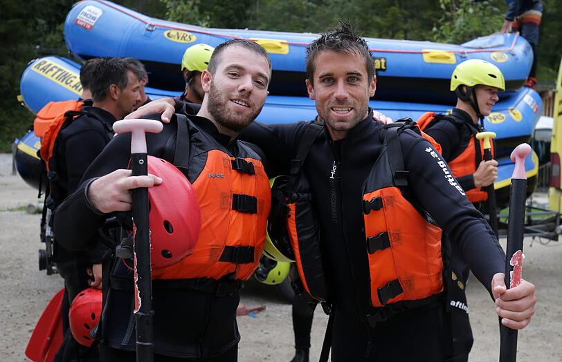 Volle Action! Die Löwen hatten sichtlich Spaß beim Wildwasser-Rafting auf der Salzach.
