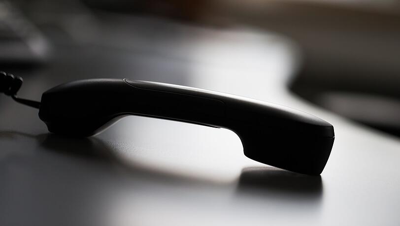 Telefonbetrüger haben es derzeit speziell auf chinesische Bürger abgesehen.